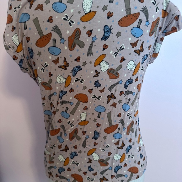 Earthy Tones Graphic Tee - Picture 4 of 5